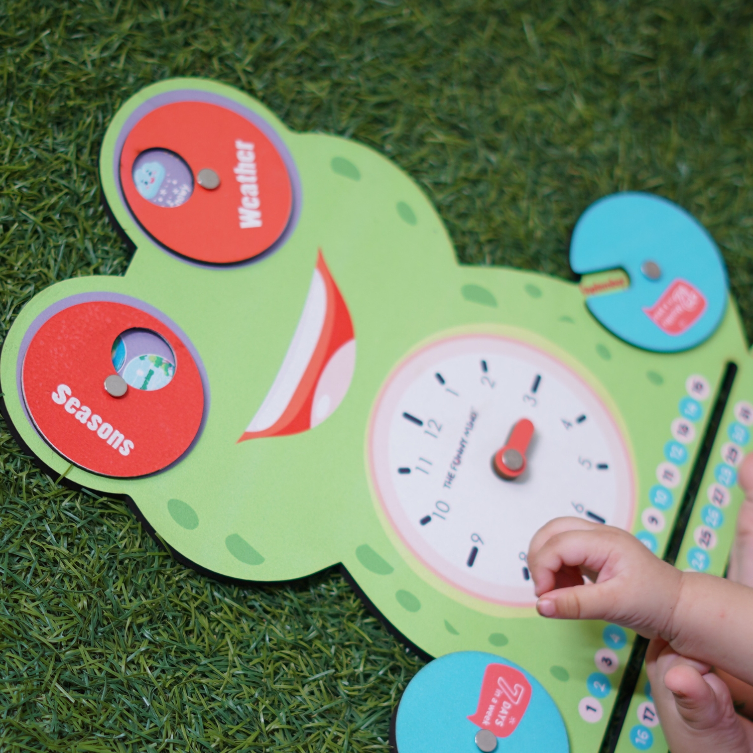 Smiley Teaching Clock and Calendar - Image 5